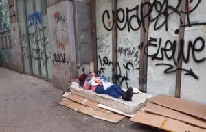 palermo clochard povertà integrazione immigrazione senzaa tetto ©