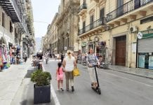 Palermo, monopattini, bici,via Maqueda